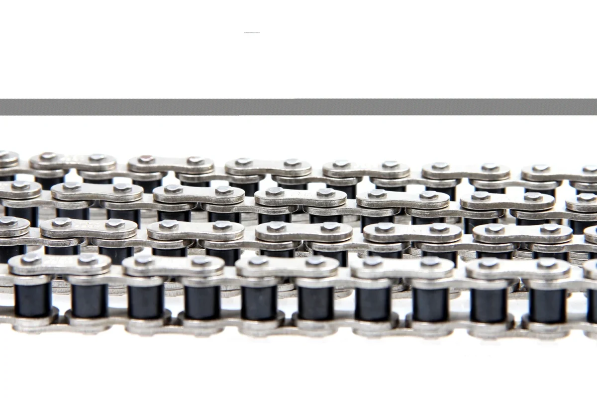 02关于我们-About HCC CHAIN | Motorcycle & Chainsaw Chain Manufacturer Close-up of roller chain components from the HCC CHAIN product range