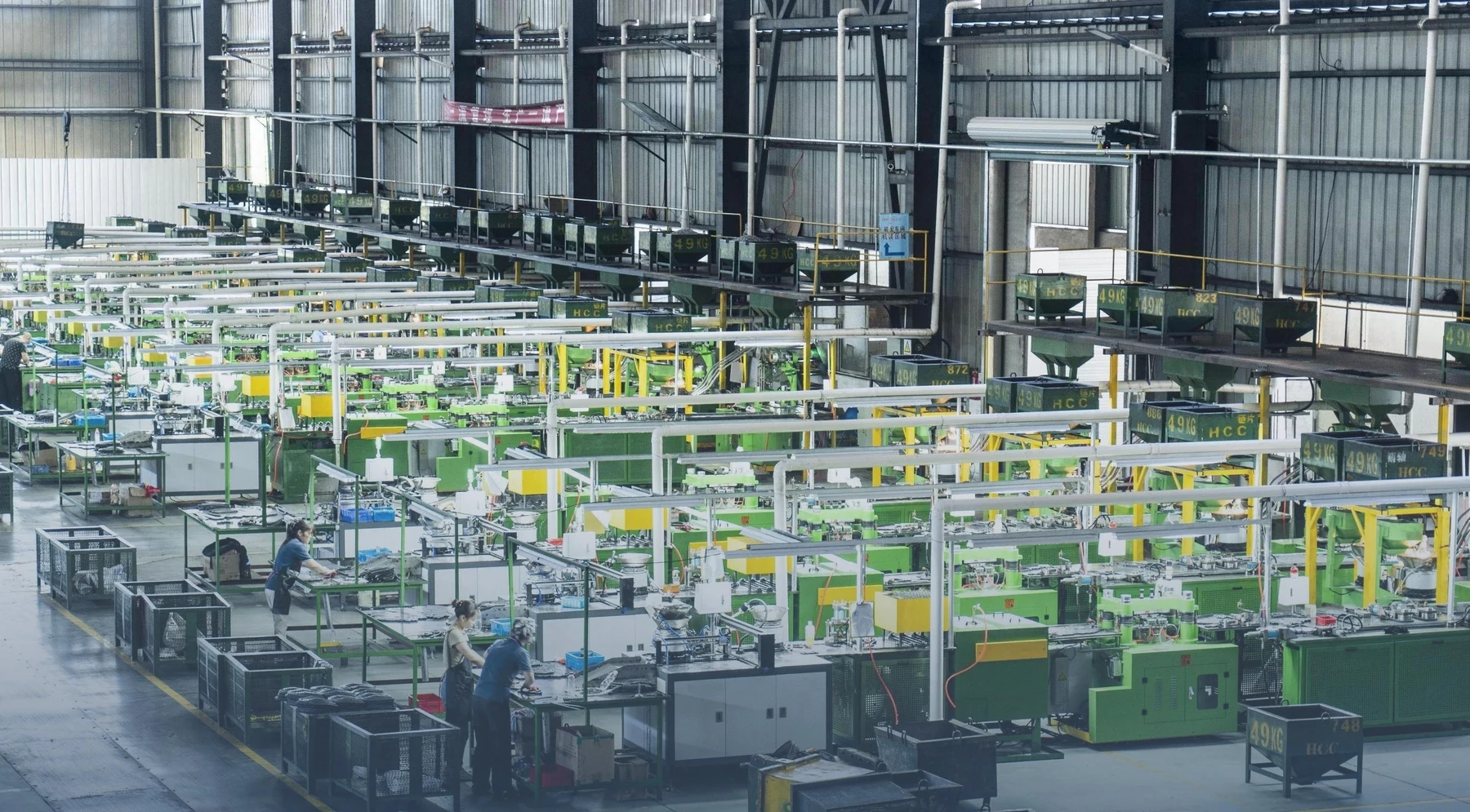 Chain production workshop with manufacturing and assembly equipment
