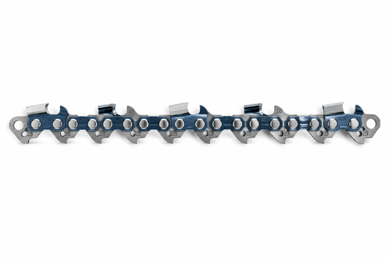 Chainsaw chain showing cutting teeth, drive links and rivets